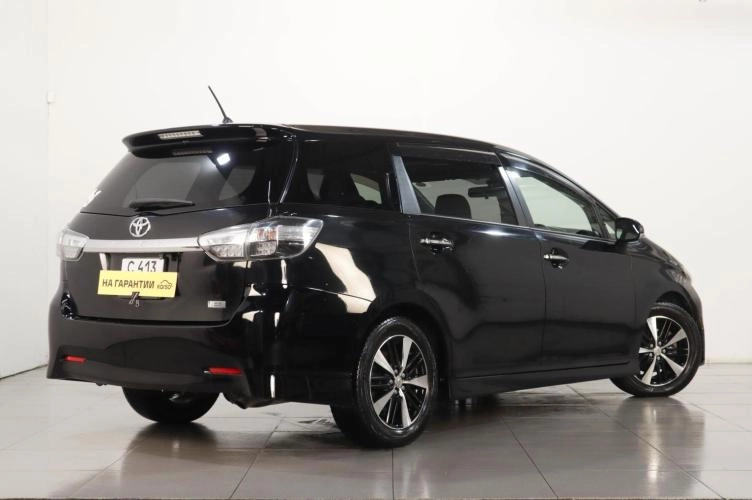 Toyota Wish 6 из 16
