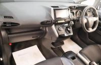 Toyota Wish 8 из 16