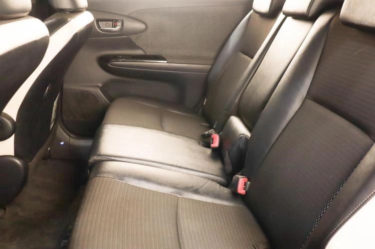 Toyota Wish 16 из 16
