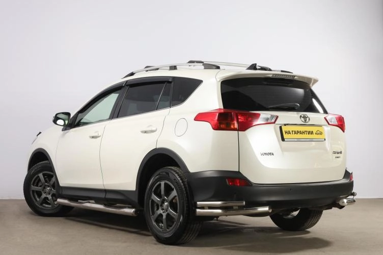 Toyota RAV4 4 из 6