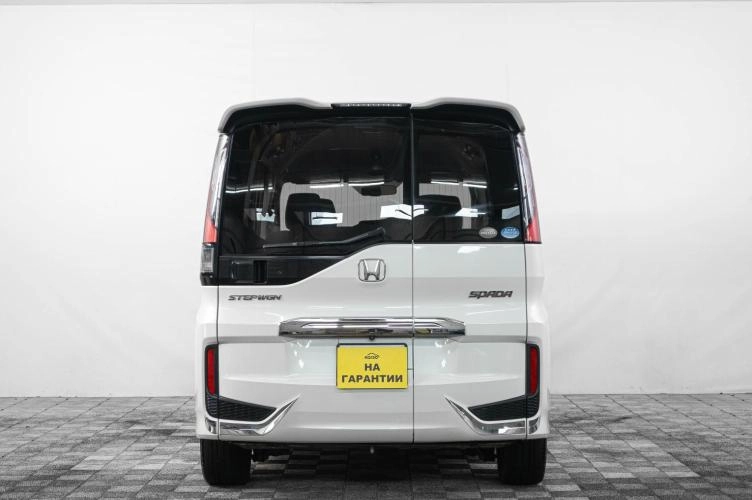 Honda Stepwgn Spada 5 из 6