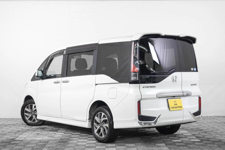 Honda Stepwgn Spada 4 из 6