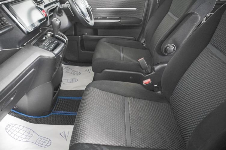 Honda Stepwgn Spada 8 из 21