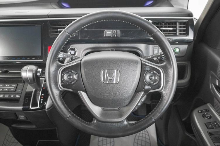 Honda Stepwgn Spada 15 из 21