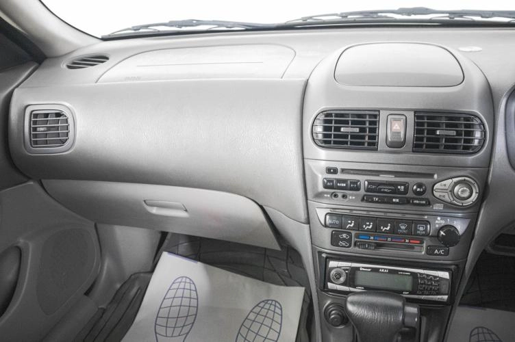 Nissan Sunny 12 из 19