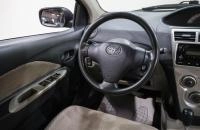 Toyota Yaris 16 из 28