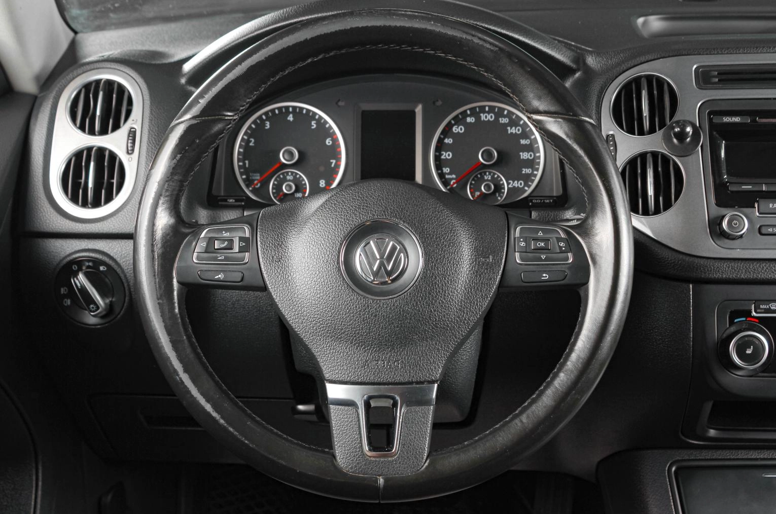 Volkswagen Tiguan 12 из 17