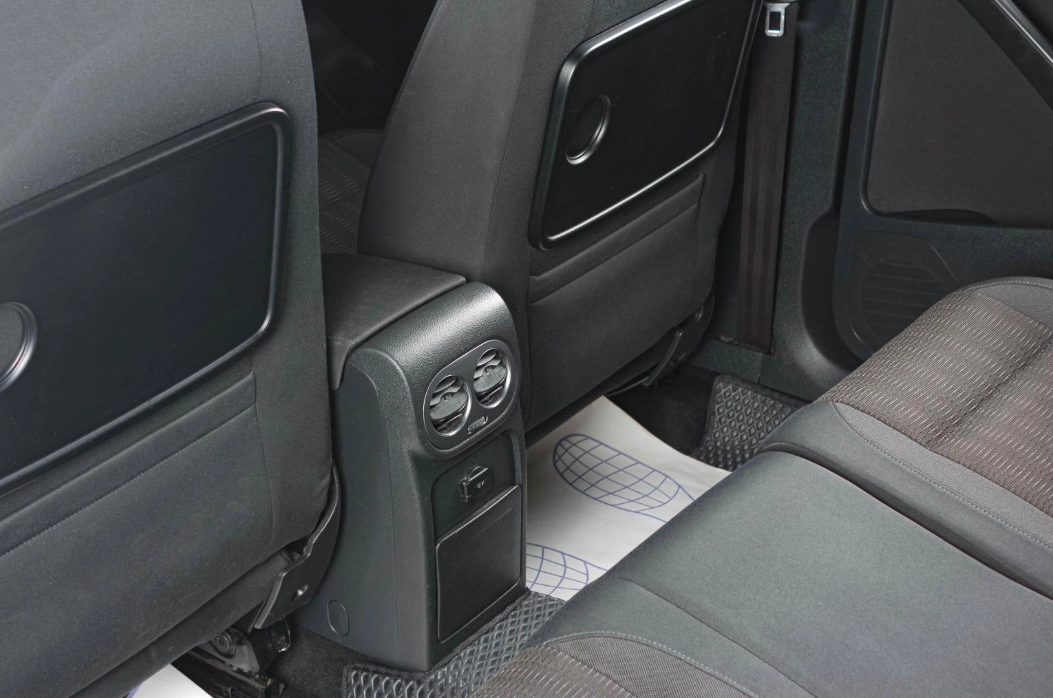 Volkswagen Tiguan 8 из 17