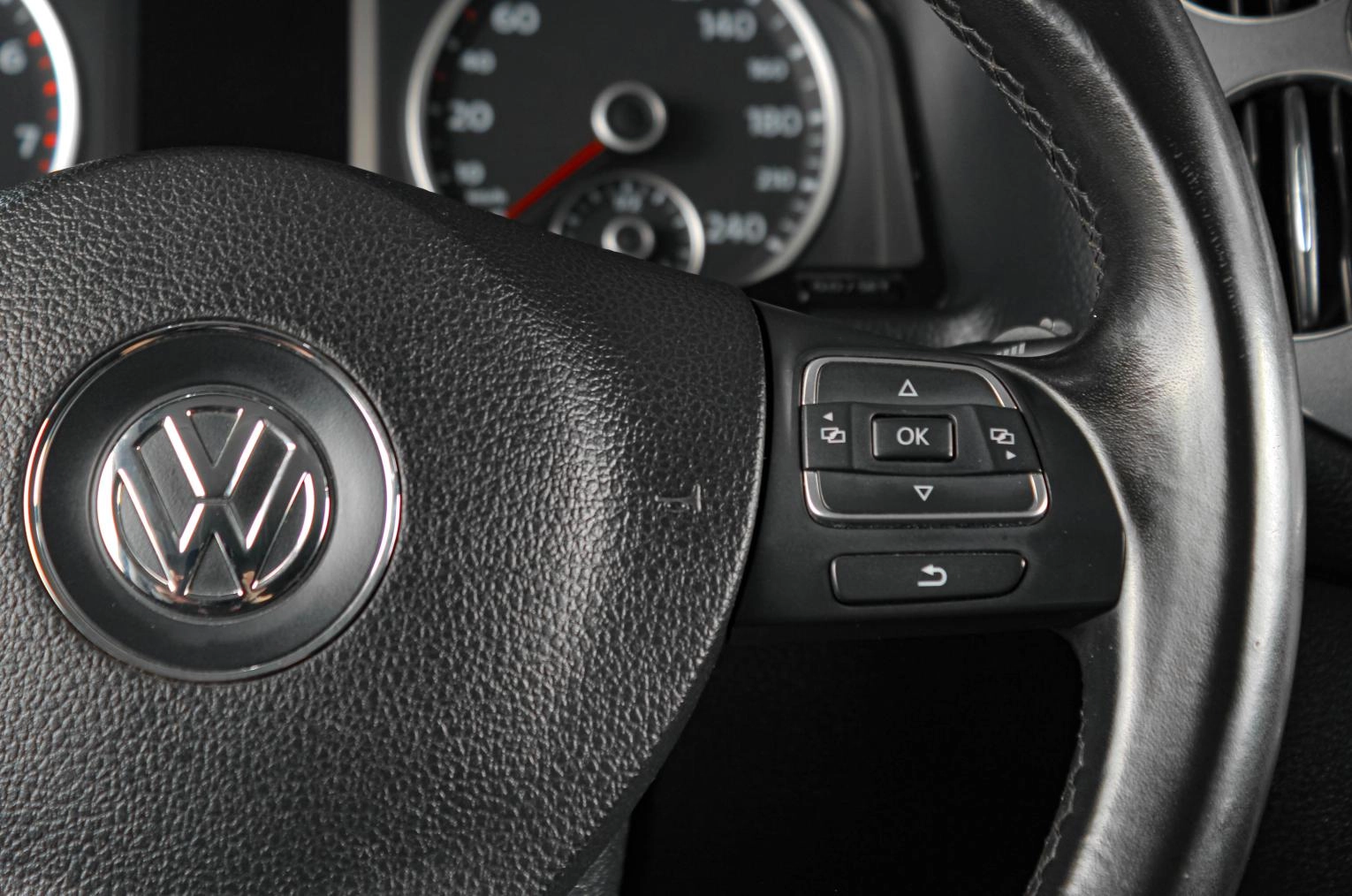 Volkswagen Tiguan 13 из 17
