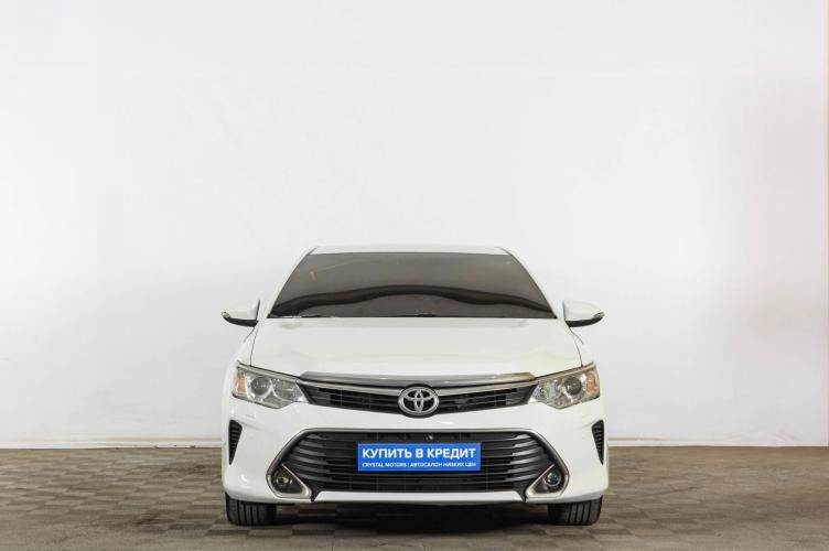 Toyota Camry 2 из 6