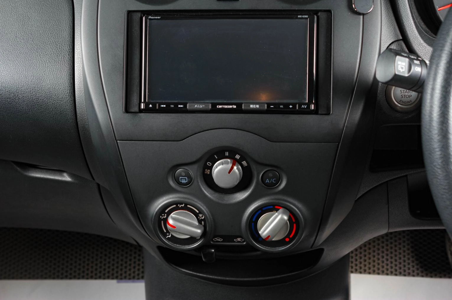 Nissan Note 13 из 15