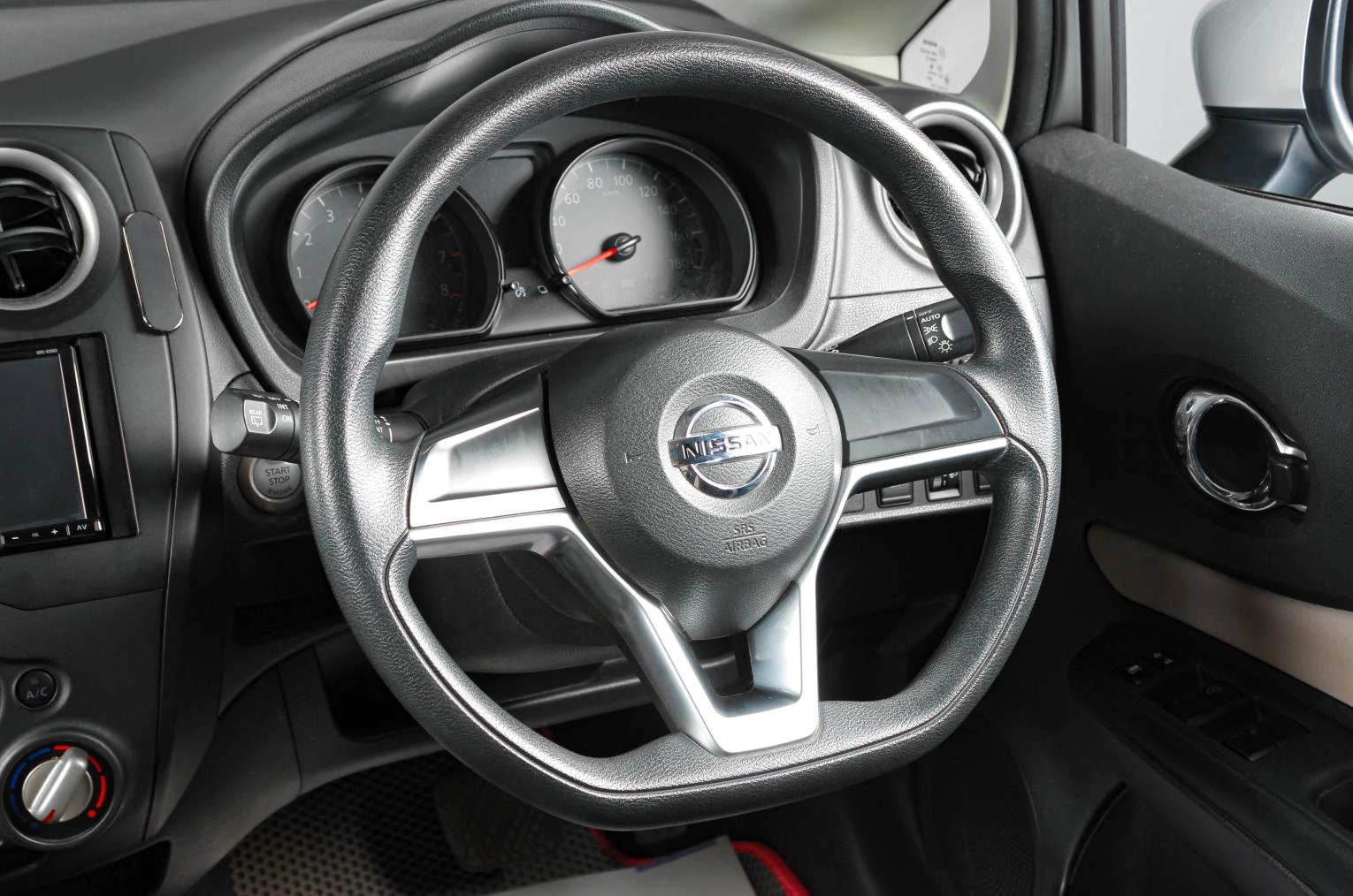 Nissan Note 11 из 15