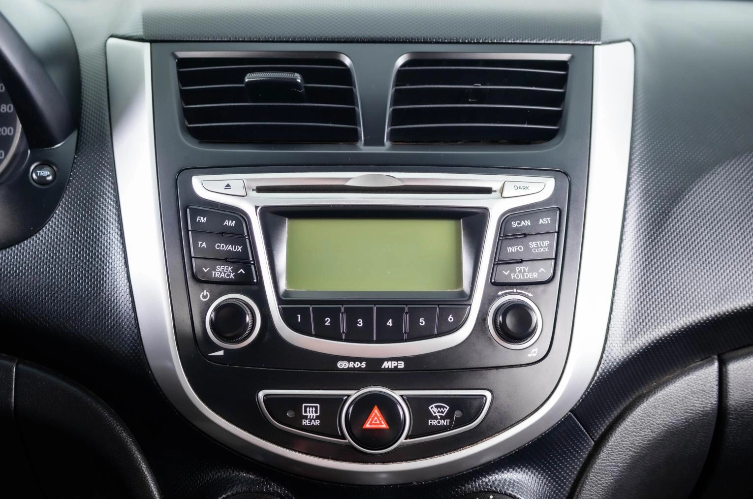 Hyundai Solaris 17 из 21
