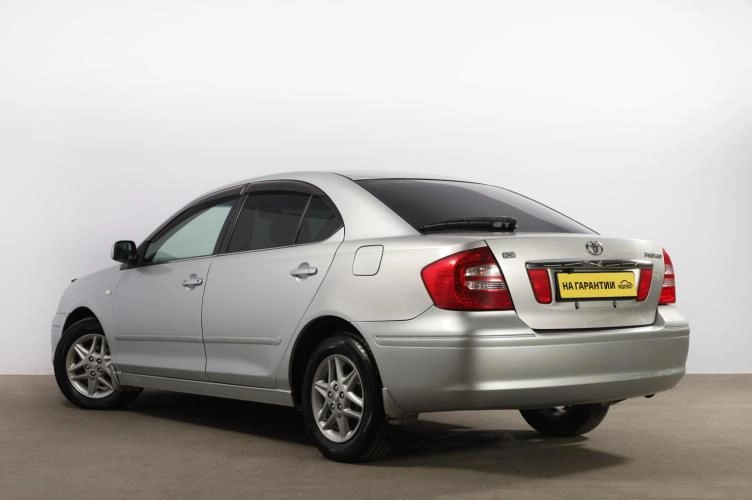Toyota Premio 4 из 6