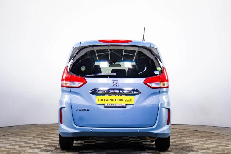 Honda Freed 5 из 6