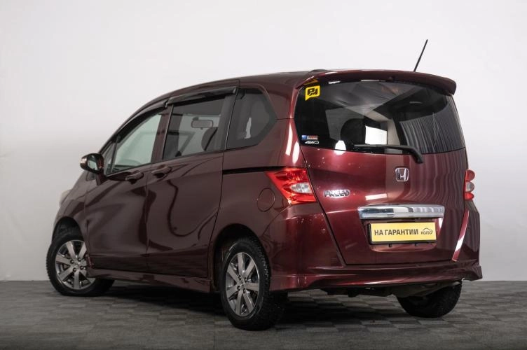 Honda Freed 5 из 6