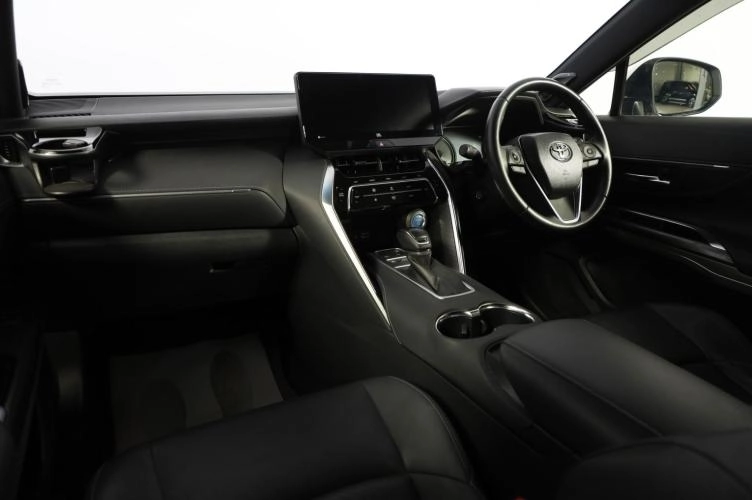 Toyota Harrier 7 из 19