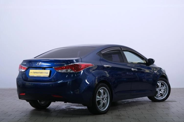 Hyundai Elantra 6 из 6