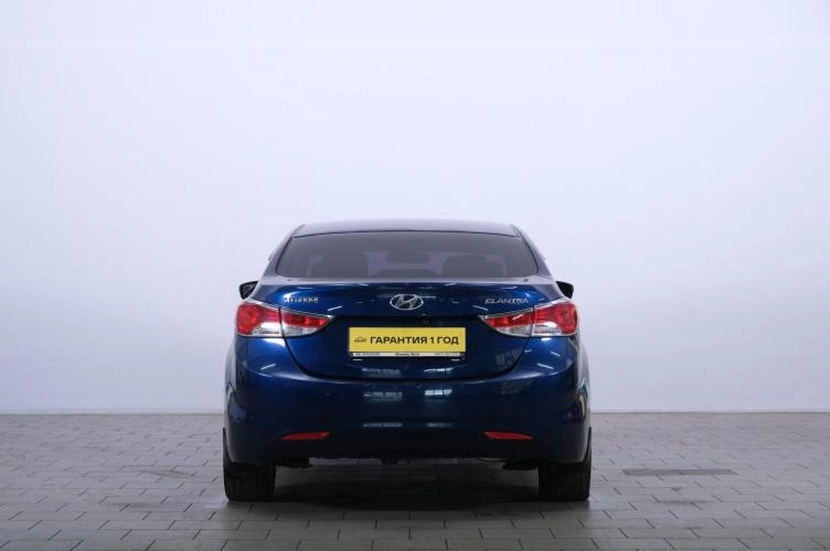 Hyundai Elantra 5 из 6