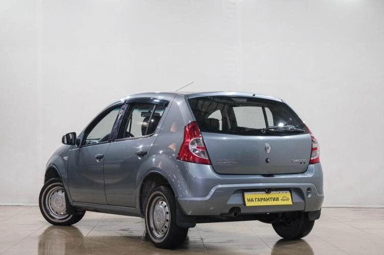 Renault Sandero 4 из 6