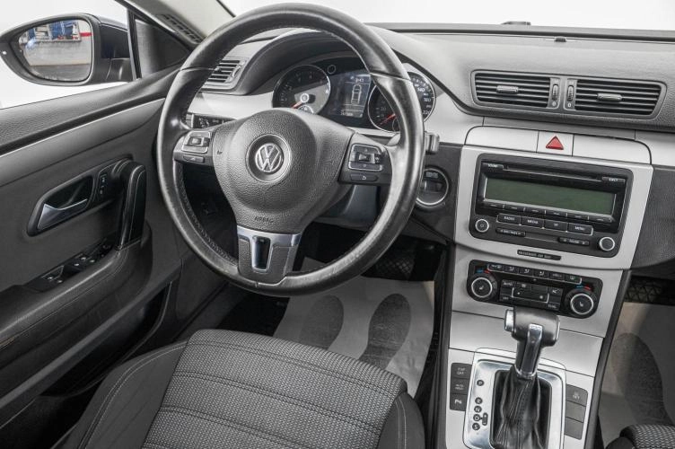 Volkswagen Passat CC 16 из 24