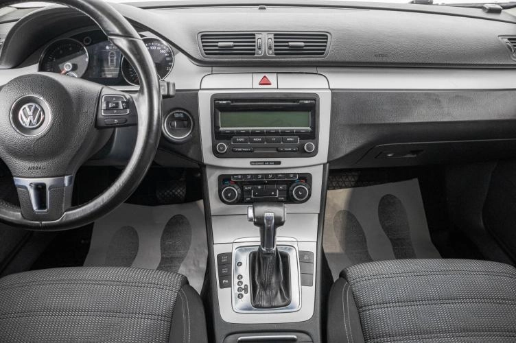 Volkswagen Passat CC 17 из 24