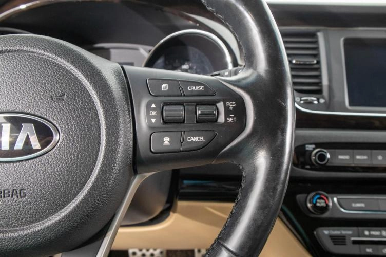KIA Carnival 16 из 31