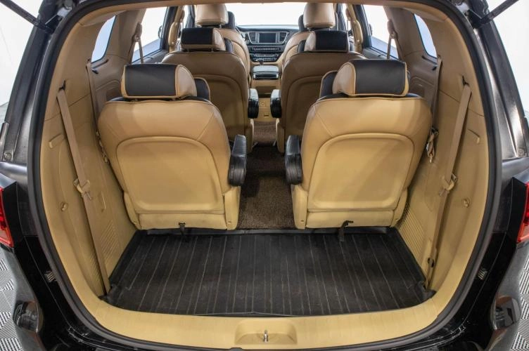 KIA Carnival 31 из 31