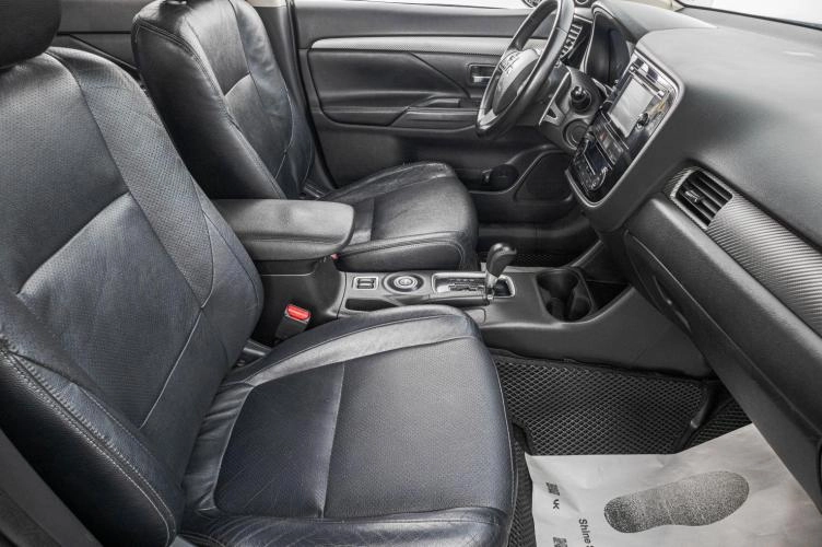 Mitsubishi Outlander 21 из 25