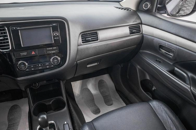 Mitsubishi Outlander 20 из 25