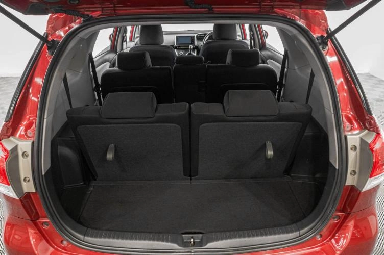 Toyota Wish 24 из 24