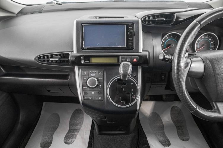 Toyota Wish 15 из 24