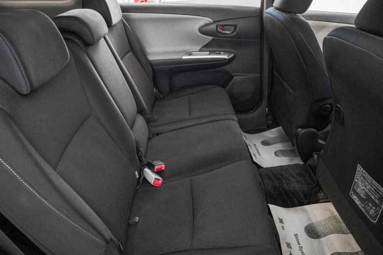Toyota Wish 21 из 24