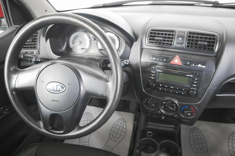 KIA Picanto 12 из 18