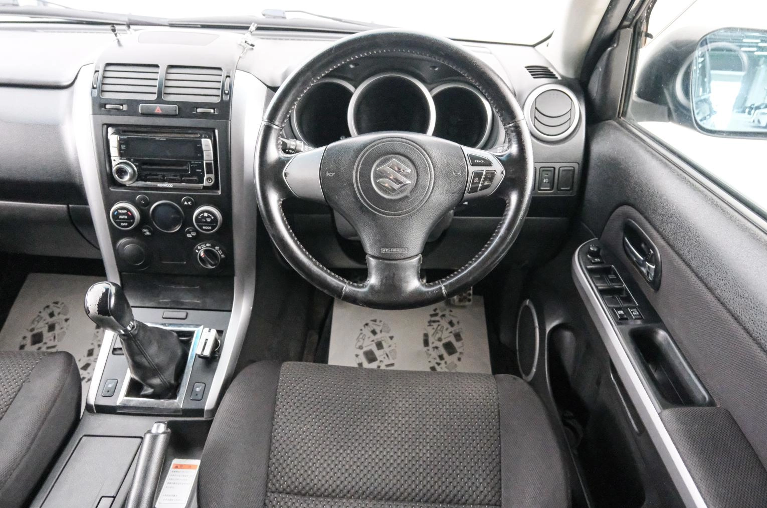 Suzuki Escudo 14 из 21