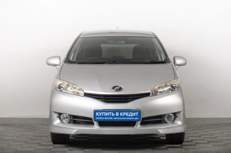 Toyota Wish 3 из 6