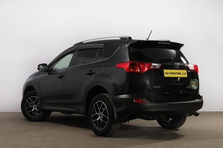 Toyota RAV4 4 из 6