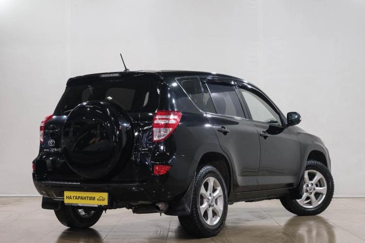 Toyota RAV4 6 из 6