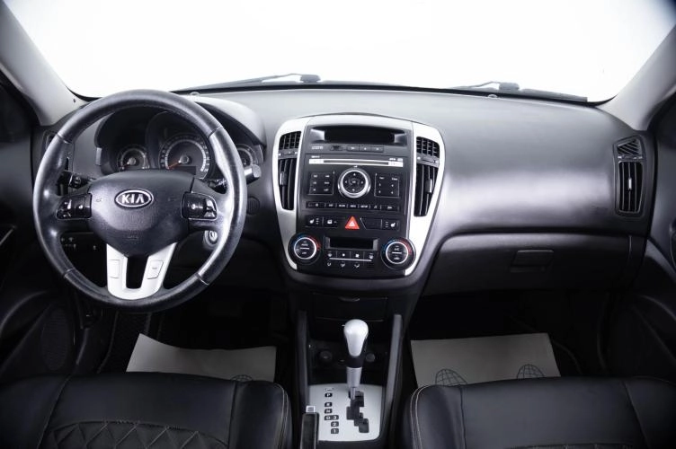 KIA cee'd 12 из 20