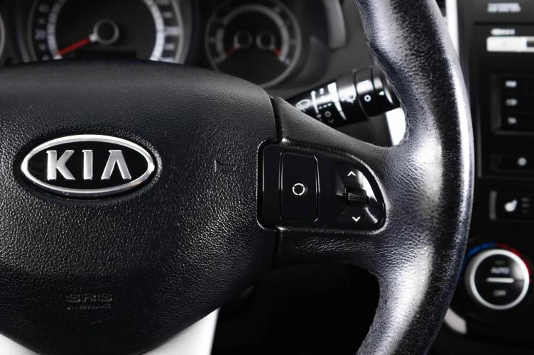 KIA cee'd 16 из 20
