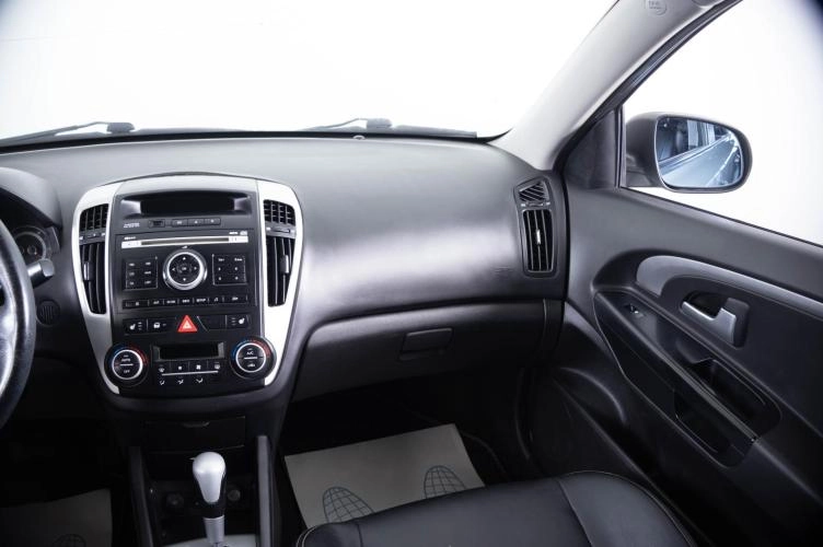 KIA cee'd 13 из 20