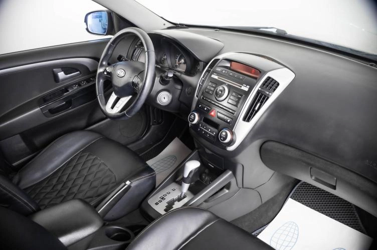 KIA cee'd 10 из 20