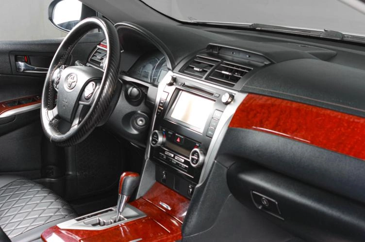 Toyota Camry 10 из 17