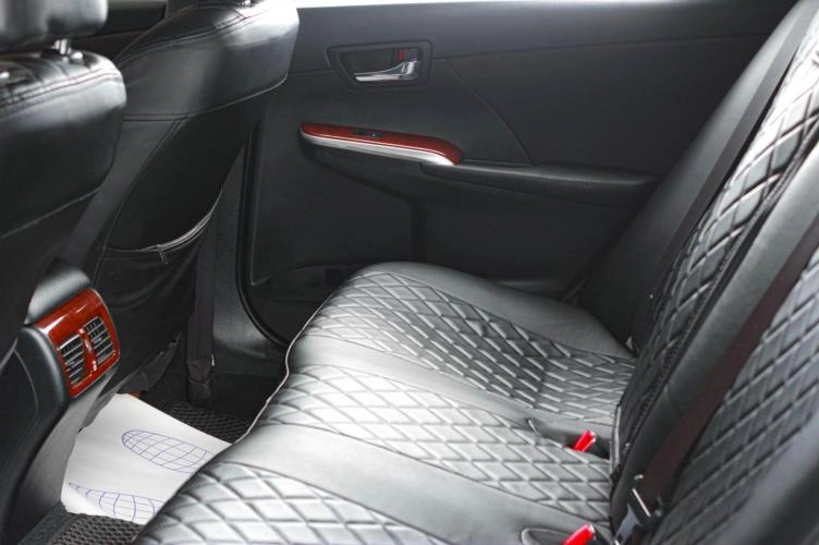 Toyota Camry 8 из 17