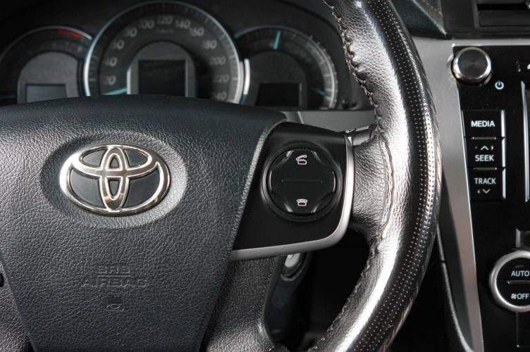 Toyota Camry 14 из 17