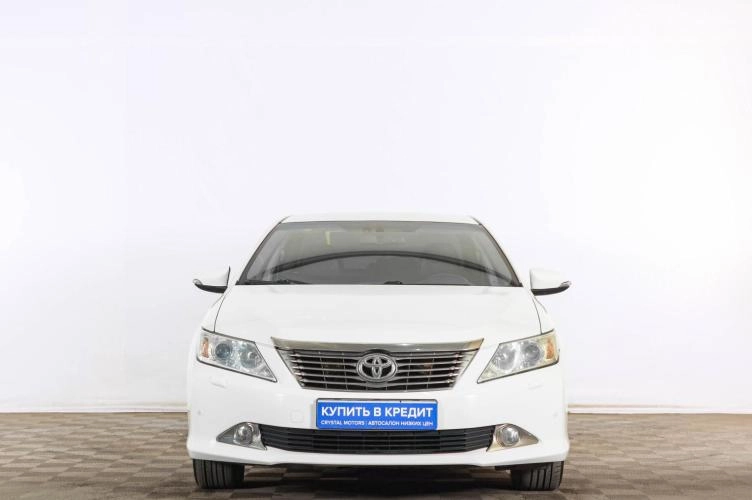 Toyota Camry 2 из 17