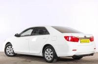 Toyota Camry 4 из 17