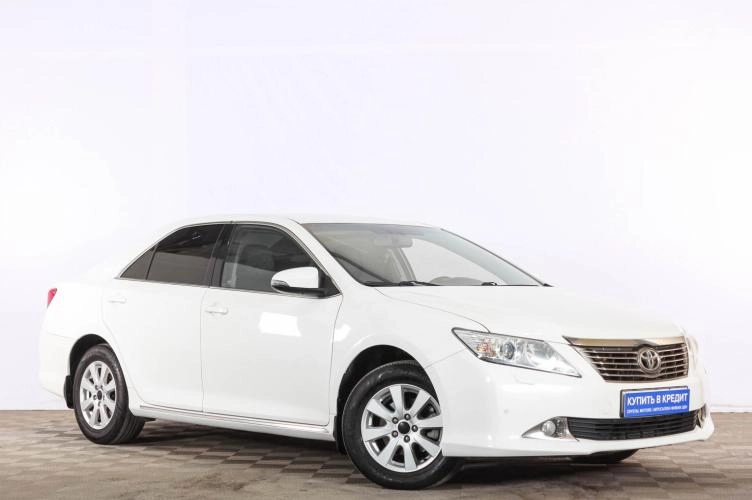 Toyota Camry 1 из 17