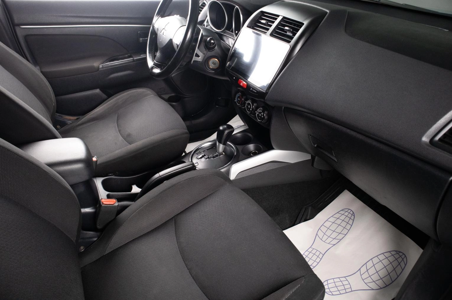 Mitsubishi ASX 14 из 16