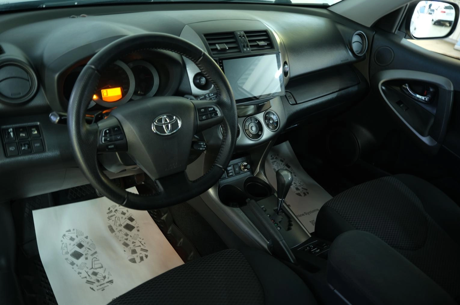 Toyota RAV4 9 из 21